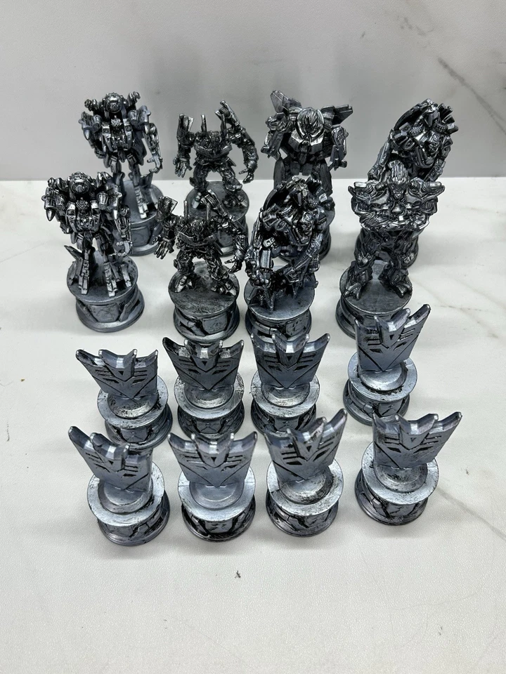 TRANSFORMERS Chess Set 2007 Hasbro Parker Brothers Replacement Pieces NO BOARD - Image 2 of 4