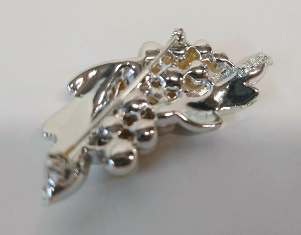 Lisner Vintage SilverTone Faux Pearl Brooch Pin Signed Textured Leaves