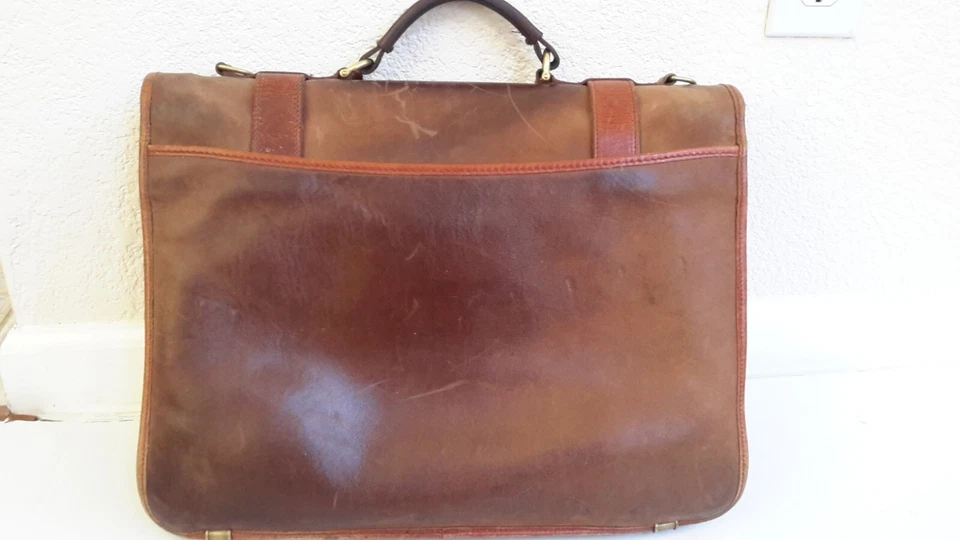 Vintage Timberland Made in USA Heavy Brown Leather Messenger/Briefcase Bag - Image 4 of 4