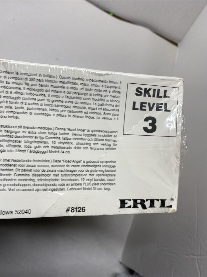 AMT Ertl 1/25 Scale Peterbilt Wrecker Model Truck Kit 8126 FACTORY ...