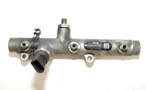VW Touareg 7L 3,0TDI BKS Einspritzrohr Einspritzleiste Verteiler Rail 059130089D