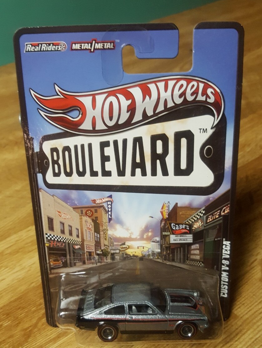 Hot Wheels Boulevard Custom V-8 Vega Redline Real Riders Metal