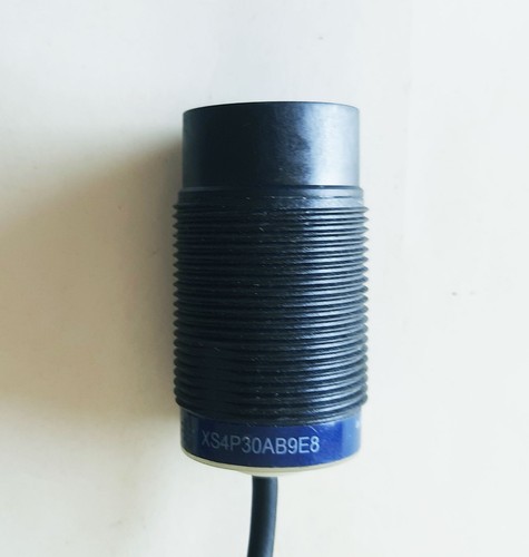 TELEMECANIQUE XS4P30AB9E8 INDUCTIVE SENSOR PROXIMITY SWITCH M30 12-24V - Picture 5 of 12