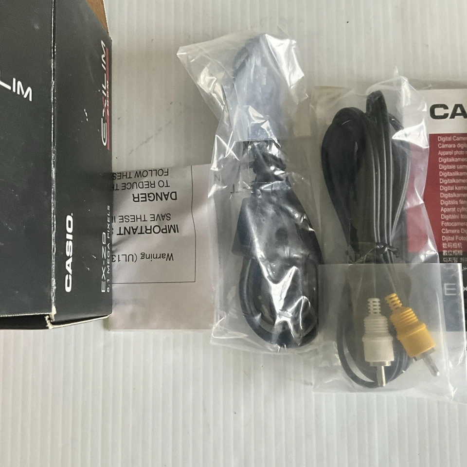 Cámara digital Casio Exilim EX-Z9 solo caja, cables, manuales Foto 4 de 4