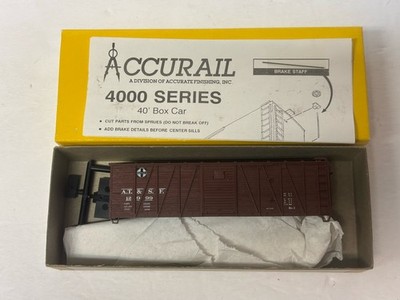 Accurail #4401 ATSF 40  O.B. Box Car Steel Door 12999 HO Scale