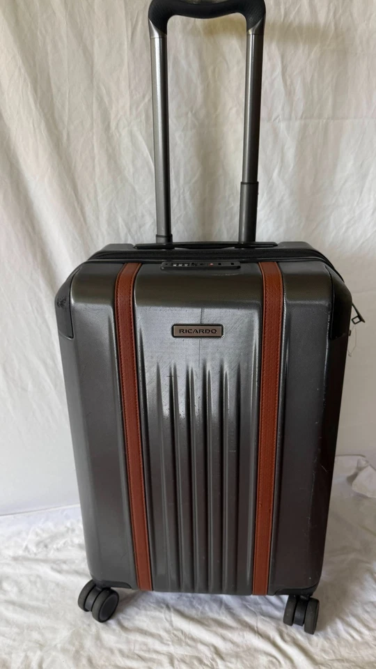 Ricardo Cabrillo 2.0 Hardcase 21" Carry-On Luggage Gray TSA Lock - Image 2 of 4