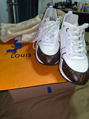 Louis Vuitton White/Brown Monogram Logo Low Top Lace-Up Rubber Sole Sneaker