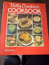 BETTY CROCKER'S  Cook Book 5-Ring Binder HC 1969/1978 New & Revised Golden Press