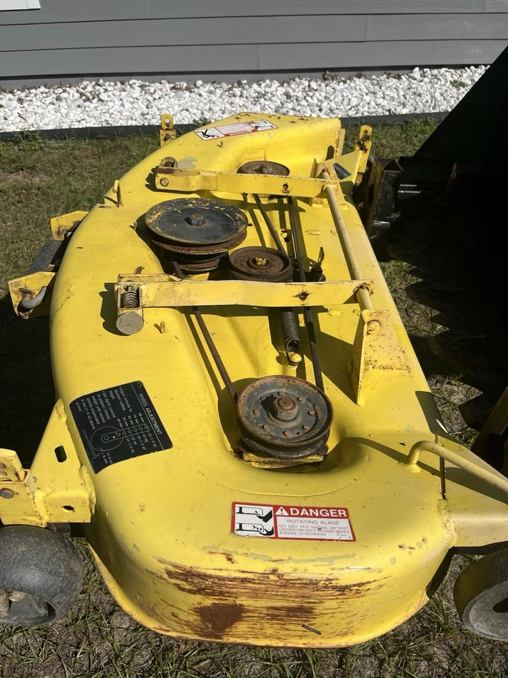 PLATAFORMA CORTACÉSPED JOHN DEERE 50 140 317 318 322 332 SÓLIDO BUENO HUSILLOS Foto 4 de 4