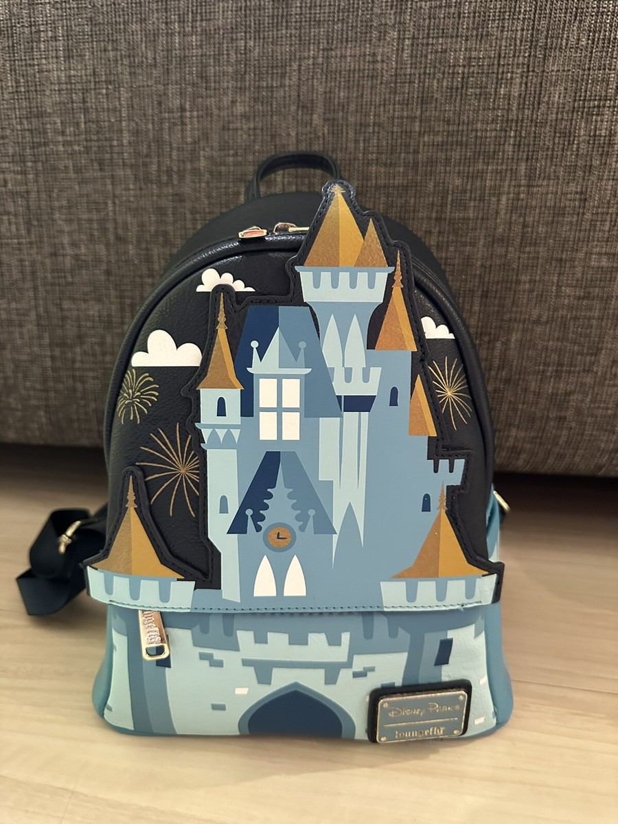 disney mini backpack 2019 Loungefly Disney Parks 2019 WDW Cinderella Castle Mini backpack RARE EUC