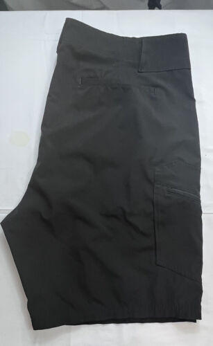 Denali Herren schwarz vorne flach Stretch Nylon Freizeit Cargo Shorts Größe 38
