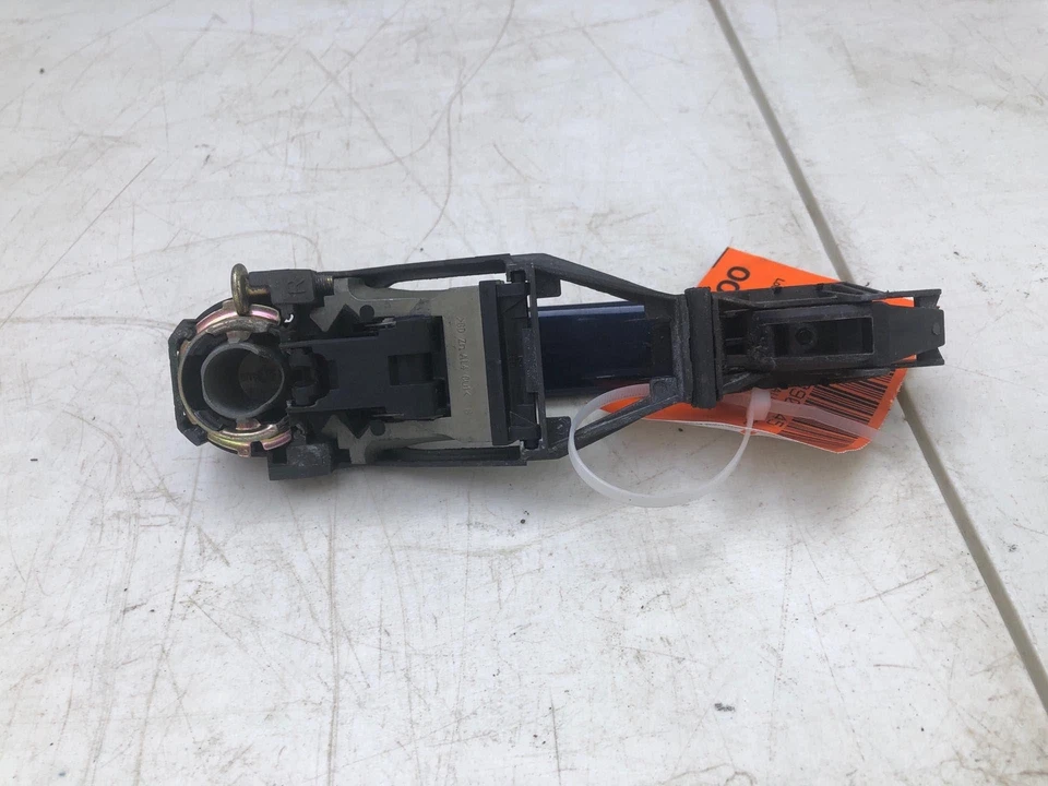 2000 - 2011 VOLKSWAGEN JETTA GLS Rear Outside Door Handle Right Passenger Side - Image 3 of 4