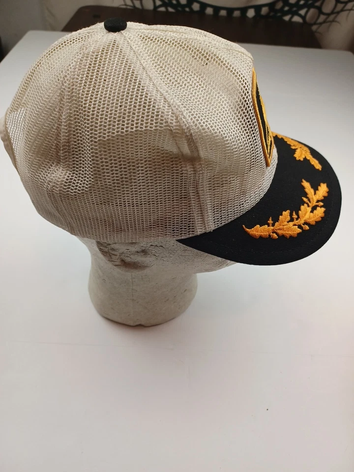 Sombrero de camionero John Deere Louisville vintage malla cierre a presión parche negro amarillo EE. UU. Foto 4 de 4