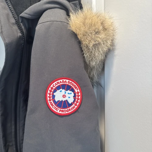 Parka piumino Canada Goose Kensington con pelliccia cappotto giacca donna nero medio 2506L