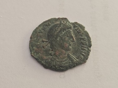 Römische Bronzemünze von Konstantin dem Großen. Bitte Beschreibung lesen. LA167