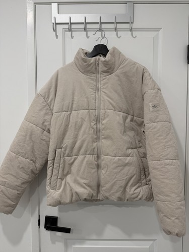 $270 Alo Yoga Men’s Corduroy Stage Puffer Jacket Large Beige Tan