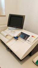 Radiometer ABL825 FLEX Blutgasanalysator &ndash; Startet &ndash; Service erforderlich