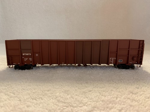 Walthers #932-4070 HO Scale Canadian National Wood Chip Gondola #873673 - Picture 3 of 8