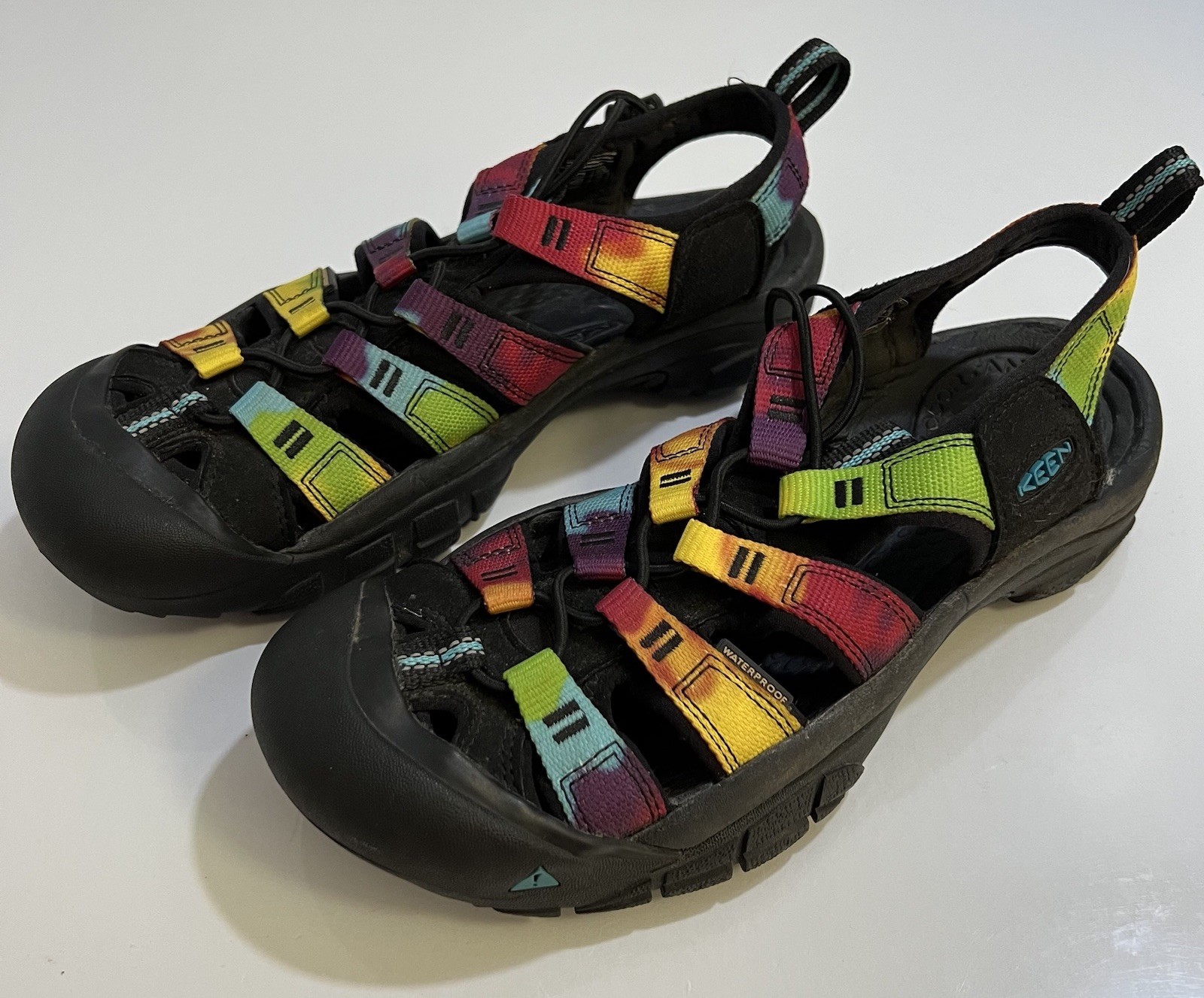 Sandali retrò KEEN Newport donna taglia 7 tie dye acqua escursionismo scarpe arcobaleno