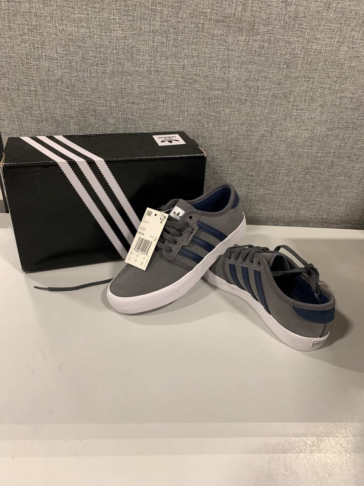 Size 4 - Adidas Seeley Gray