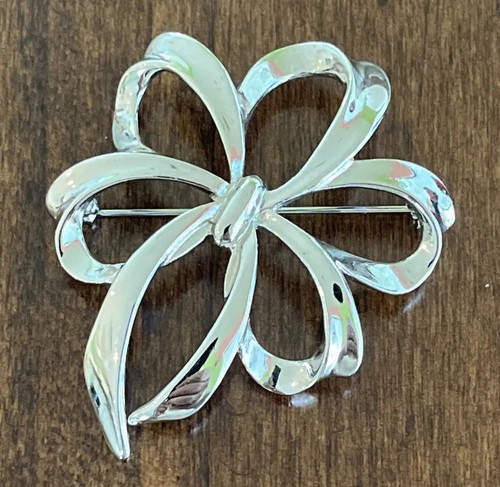 Lovely Vintage Signed Napier Silver Tone Ribbon Bow Brooch - Picture 2 of 5
