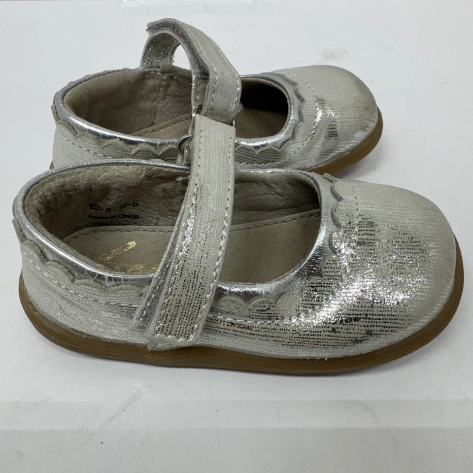 Серебряные туфли на плоской подошве для девочки ясельного возраста размер 5 See Kai Run Mary Jane - Изображение 2 из 4