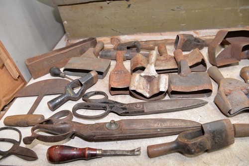 Leather worker shoe saddle maker punch dies hammer collectible vintage tool lot - Picture 8 of 9