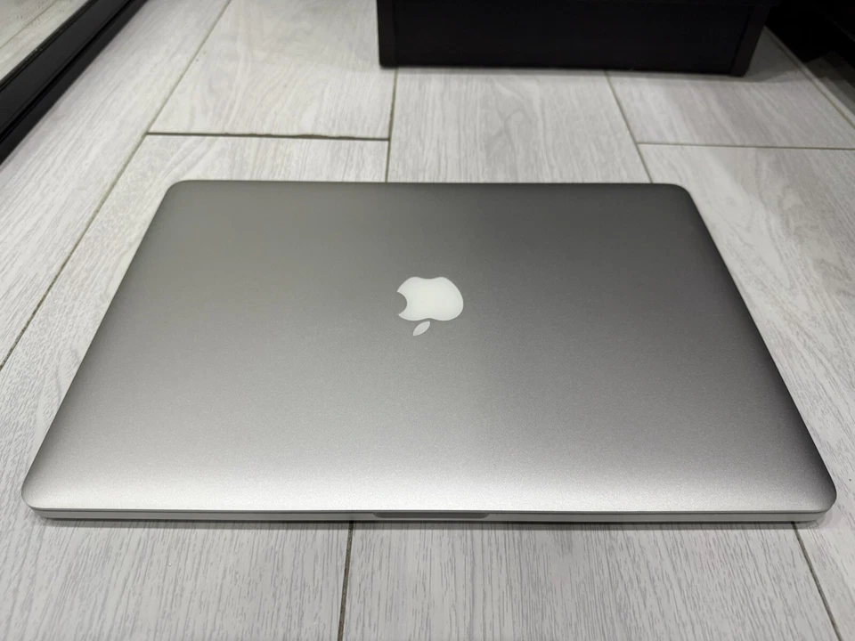 Apple MacBook Pro Retina 15.4" 2014 - 512GB SSD 16GB Ram 2.5GHz Core i7 GT 750M - Image 3 of 4
