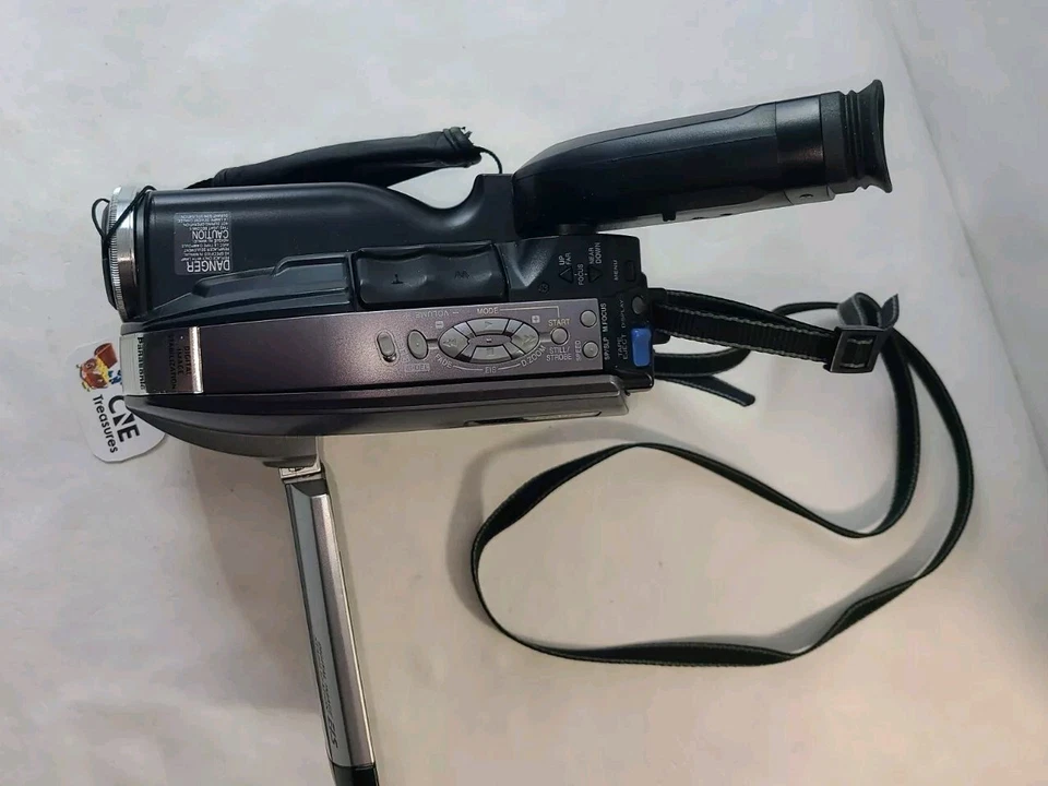 Panasonic PV-L452D VHS-C Palmcorder w Case UNTESTED FOR PARTS OR NOT WORKING - Image 4 of 4