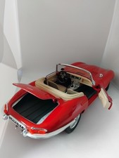 Burago 1/18 Jaguar E-Type Cabriolet 1961 Red Diecast Scale Model Car