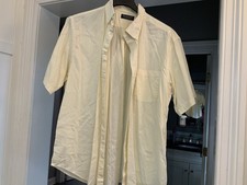Mens Roundtree Size XL Yellow Pin Stripe Dress Shirt. SKU 2689