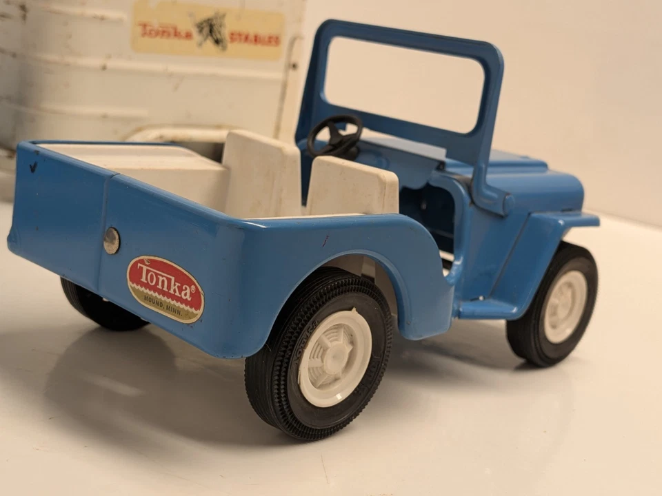 Vintage Tonka Jeep Truck Stables Trailer Jeep Blue Excellent Condition 1960s - Image 3 of 4