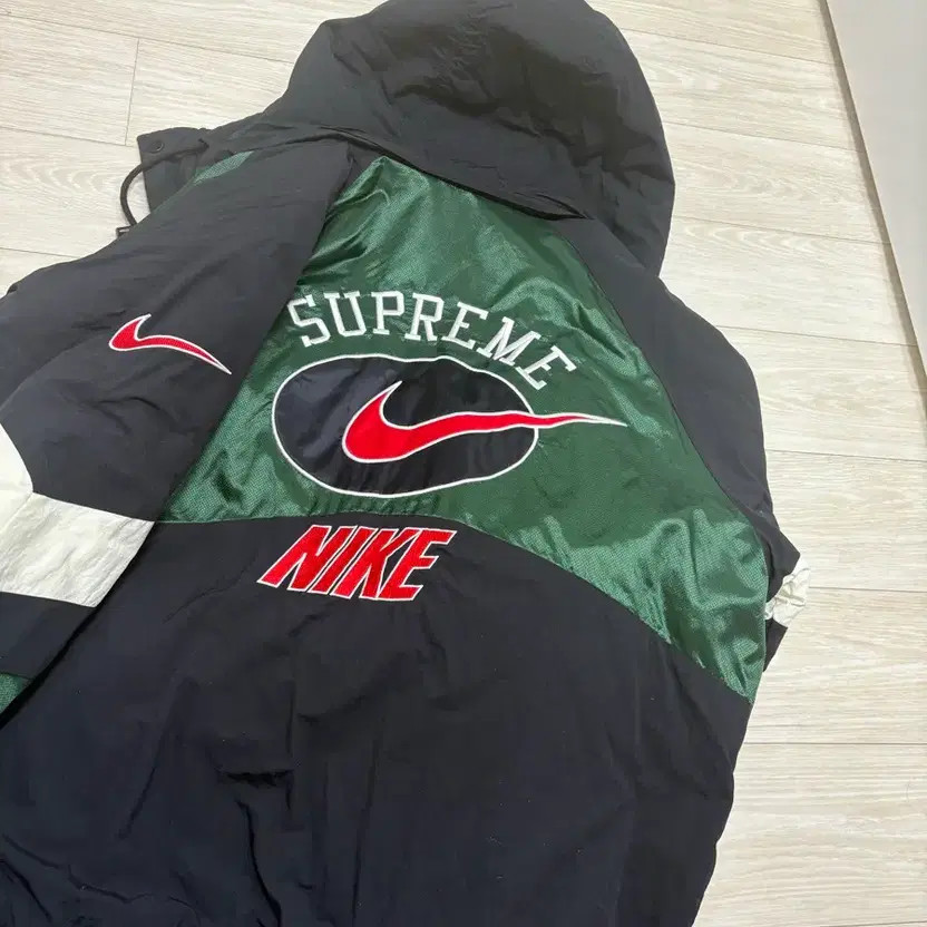Nike Supreme Green Jacket M thumbnail 3