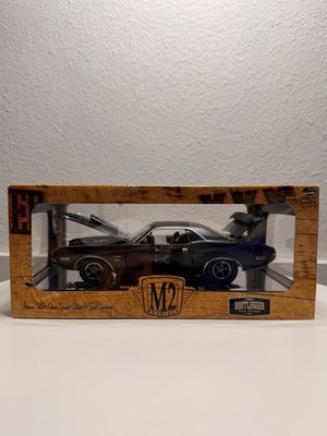 M2 Machine Walmart Bootlegger 1970 Dodge Challenger R/T HEMI Chase 250 Pcs 1:24