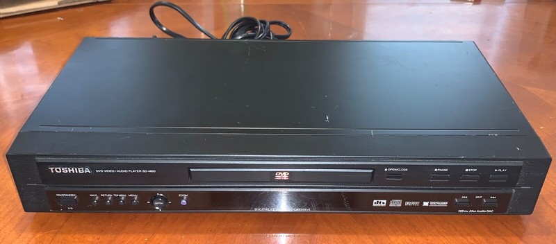 Toshiba SD-4800 N DVD & CD. Video & Audio Player. NTSC & PAL standards playback