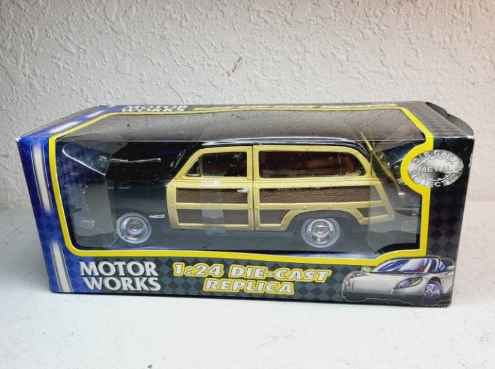 MOTOR MAX 1949 FORD WOODY WAGON - 1:24