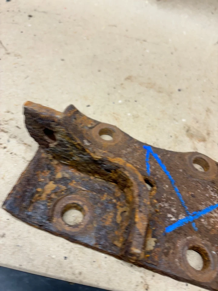 Dodge D100 D150 V8 1981 1993 4x4 eje delantero placa de montaje barra estabilizadora soporte uno Foto 3 de 4