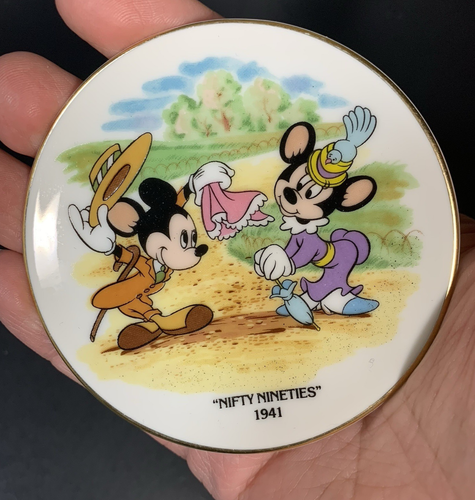 Disneyland Walt Disney World Mini Plate - Mickey & Minnie Nifty Nineties - 1941 - Picture 3 of 4
