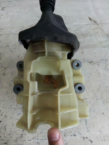 LEVA CUFFIA POMELLO CAMBIO MARCE FIAT CROMA 1.9 150CV '05-'10 55348262 6M USATA - Foto 4 di 5