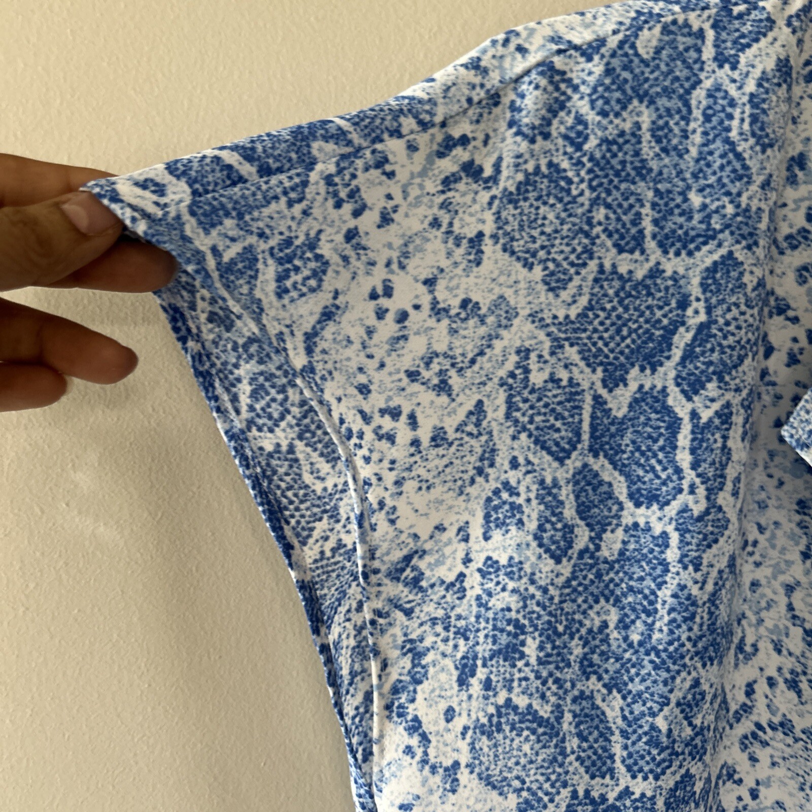 Laundry By Shelli Segal Python Pattern Top Sz 6 - image 6