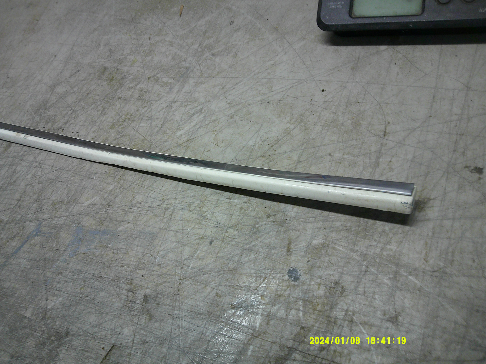 Driver Door Moulding Yellow Chrysler Maserati TC 89 90 91