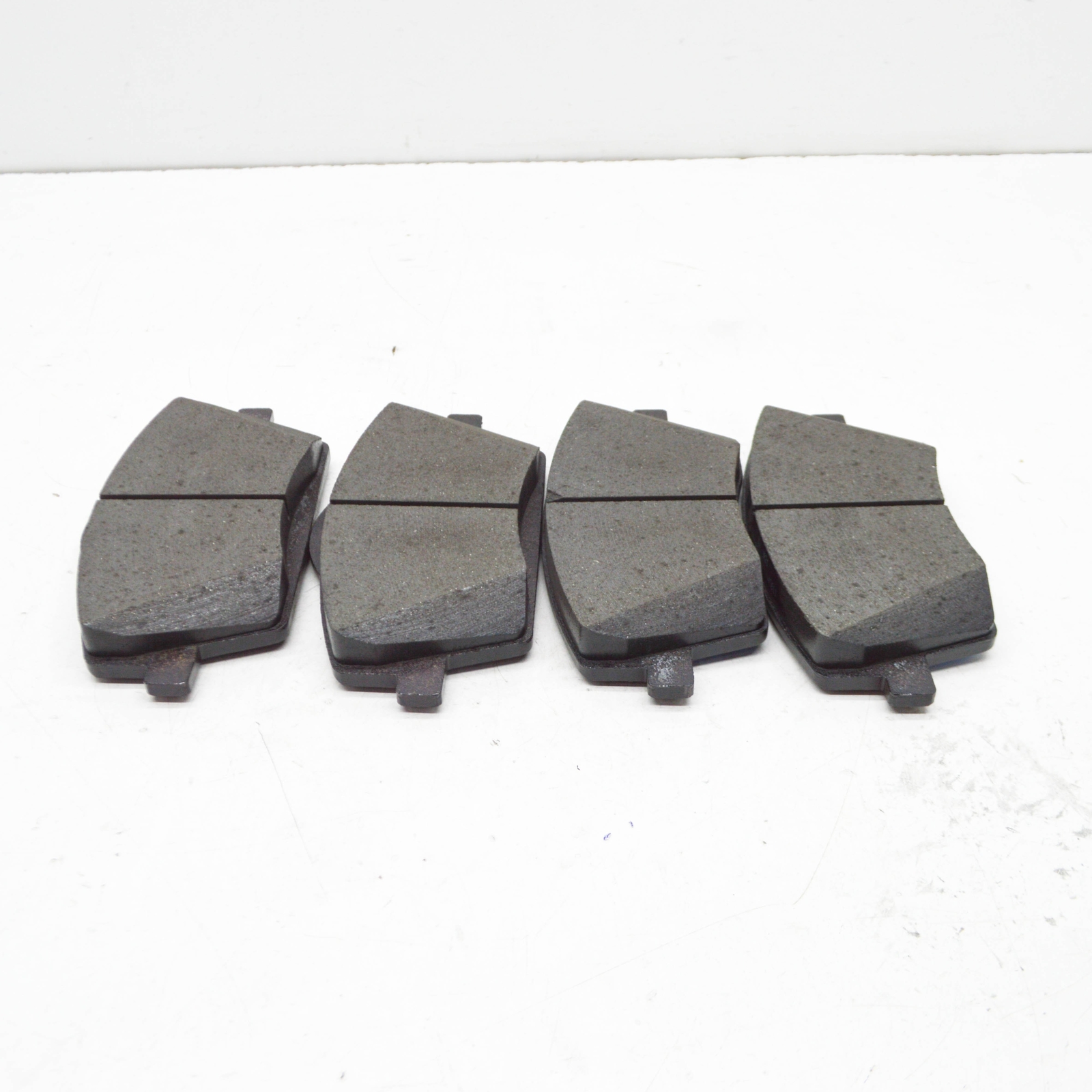 VOLVO XC40 536 Front Brake Pads Set 32276931 NEW GENUINE eBay