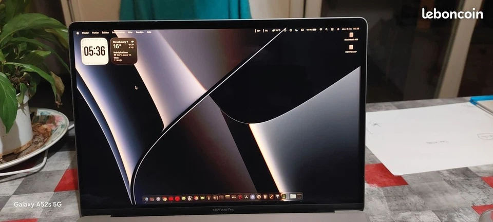 Apple MacBook Pro 16" 2019 · i7 · 16GB · 512GB, photo 3 sur 5