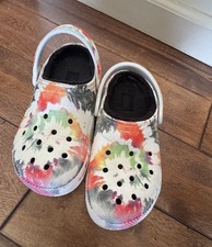 Crocs Fuzzy Lined Clogs Marbled Tie Dye Women Size 7Men Size 6 Winter Footwear