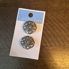 Le Bouton Buttons Antique Silver Round Shank 2 pk 7/8" (22mm)