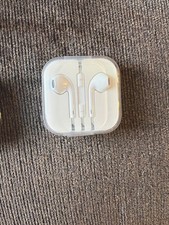 Genuine Apple Corded White Earpods Earbuds Headphones 3.5mm - Brand NEW in Case