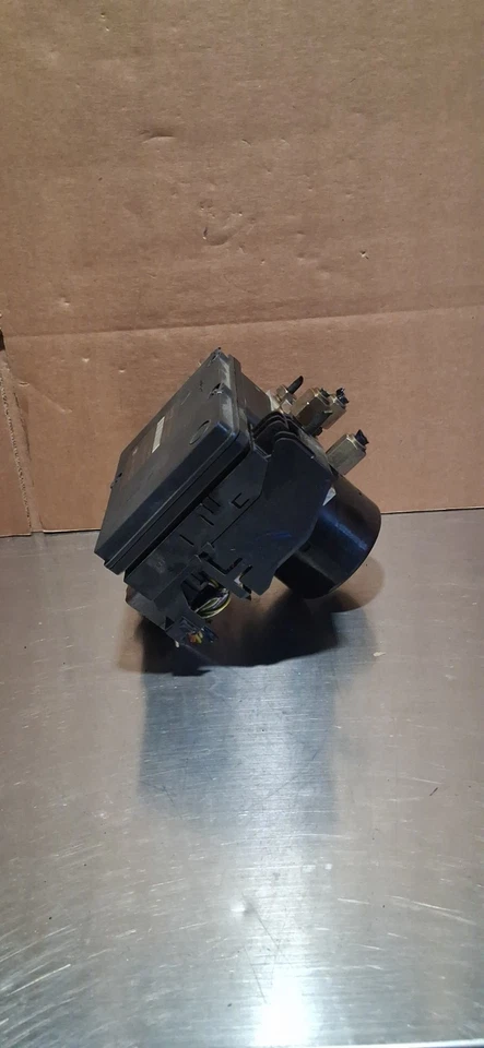 03-05 FORD THUNDERBIRD ABS ANTI LOCK BRAKE PUMP MODULE MODULATOR - Image 2 of 4