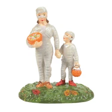 Department 56 Snow Village Halloween Accessories Mommy Treats Figurine 4.53 Inch