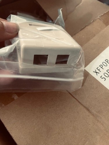 VERICOM 2-PORT KEYSTONE SURFACE MOUNT BOX XFPOP-01400 (TOTAL 30) - Picture 2 of 3