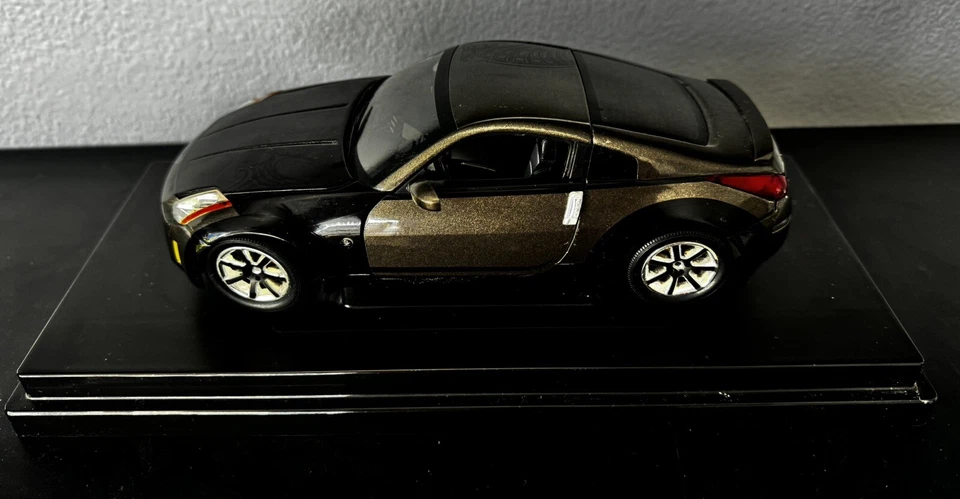 JoyRide 1/18 Scale - Fast & Furious Tokyo Drift 2003 Nissan dark silver 350 - Image 2 of 4